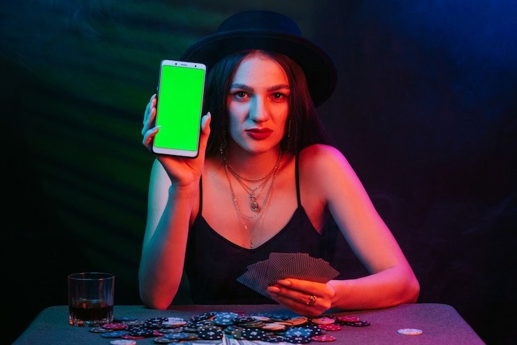 Member tomitoto menikmati pengalaman hiburan digital premium dari perangkat mobile di Indonesia